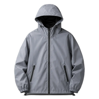 Reflektierende Jacke mit Kapuze komplette Ansicht